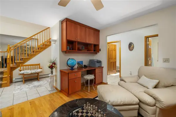 10 Oak Hill RD, Scituate, RI 02831