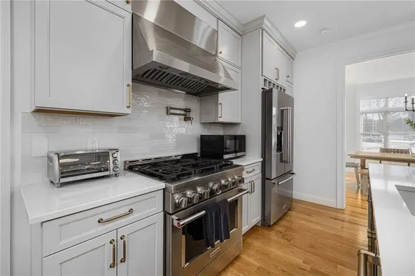 5 Lacey CT, Smithfield, RI 02917