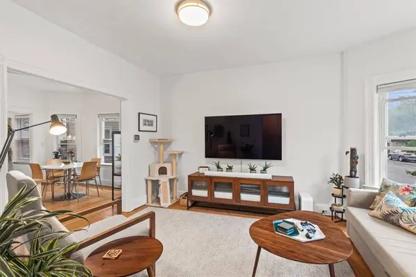 206 Rochambeau AVE #1, Providence, RI 02906