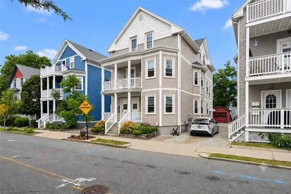 206 Rochambeau AVE #1, Providence, RI 02906
