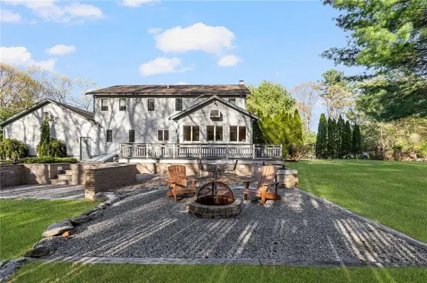 10 Oak Hill RD, Scituate, RI 02831