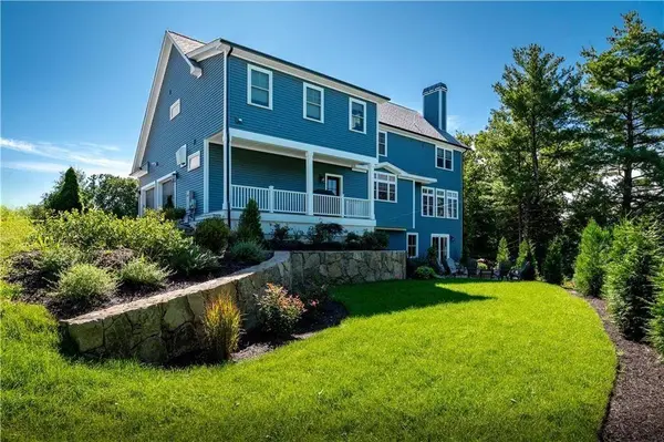 5 Lacey CT, Smithfield, RI 02917