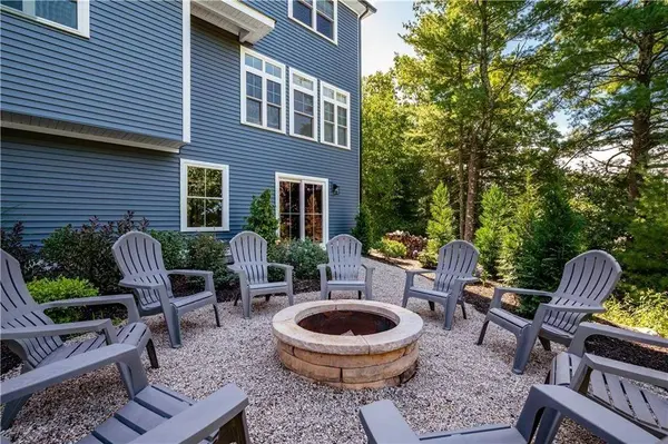 5 Lacey CT, Smithfield, RI 02917