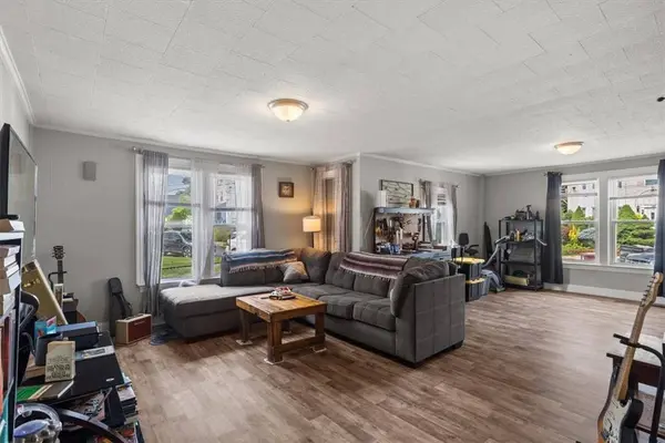 124 Lincoln ST, Woonsocket, RI 02895