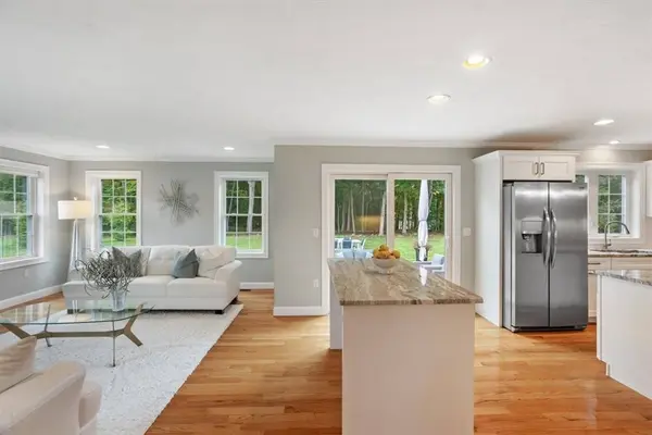 42 E East Lantern RD, Lincoln, RI 02865