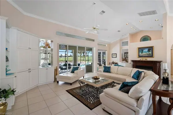 6955 Mauna Loa LN, Naples, FL 34113