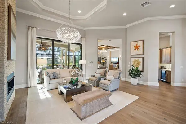 6604 Barbera LN, Naples, FL 34113