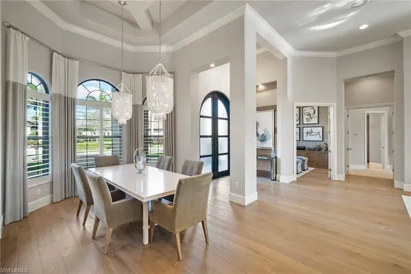 6604 Barbera LN, Naples, FL 34113
