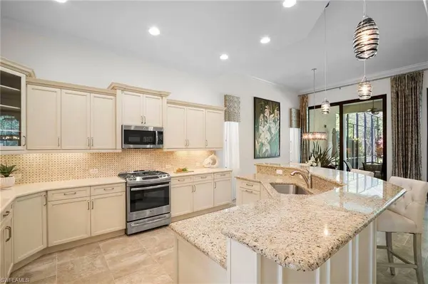 6541 Roma WAY, Naples, FL 34113