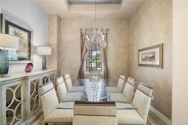 7721 Classics DR, Naples, FL 34113