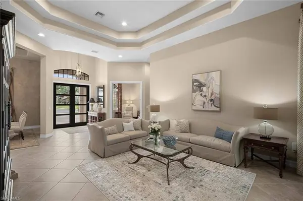 7721 Classics DR, Naples, FL 34113