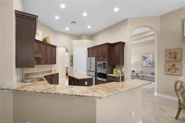 7721 Classics DR, Naples, FL 34113
