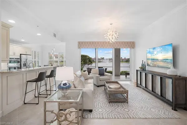 8050 Signature Club CIR #101, Naples, FL 34113