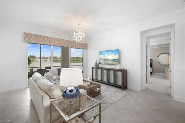 8050 Signature Club CIR #101, Naples, FL 34113
