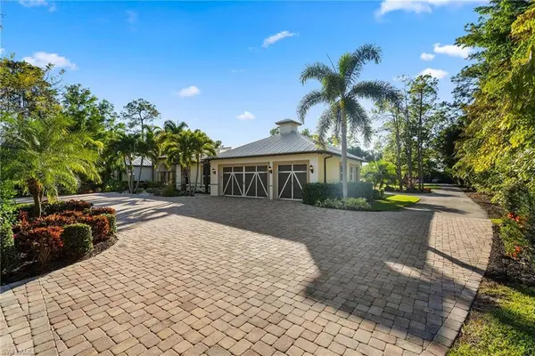 1805 Heritage TRL, Naples, FL 34112