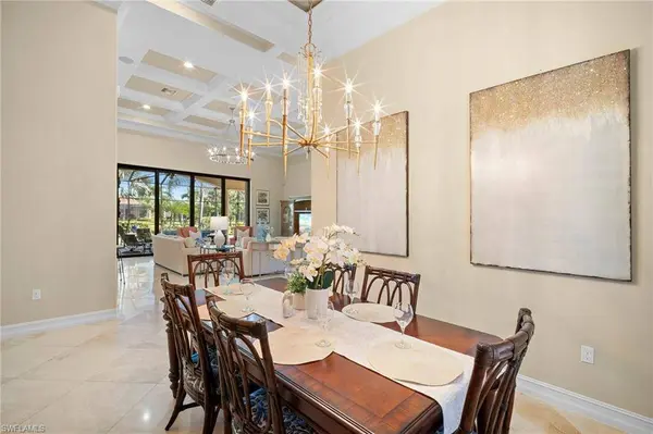 6482 Carema LN, Naples, FL 34113