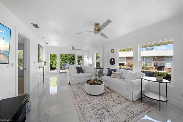2858 Arbutus ST #F1, Naples, FL 34112