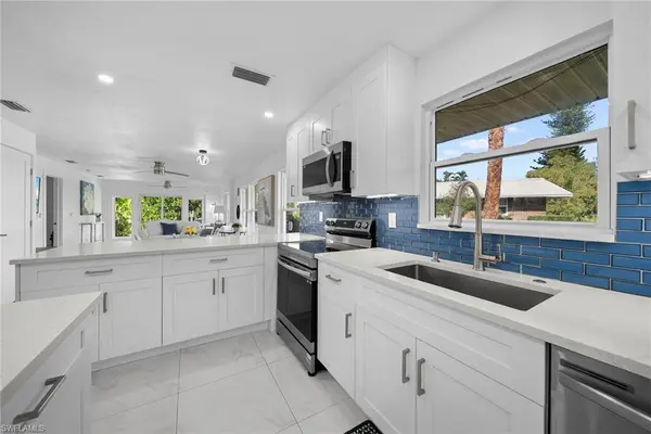 2858 Arbutus ST #F1, Naples, FL 34112