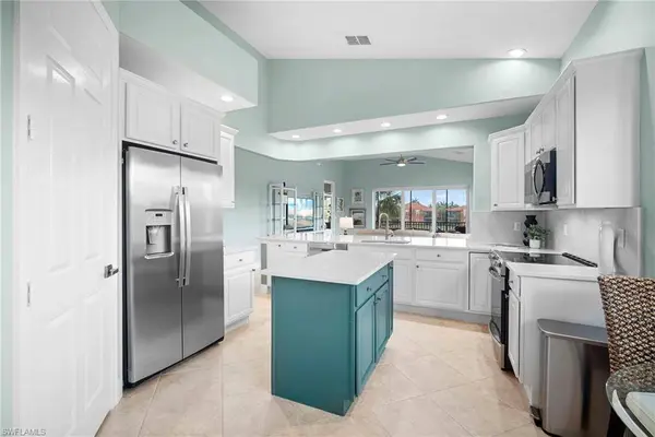6393 Legacy CIR #2104, Naples, FL 34113