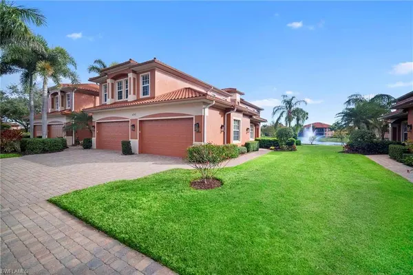 6393 Legacy CIR #2104, Naples, FL 34113