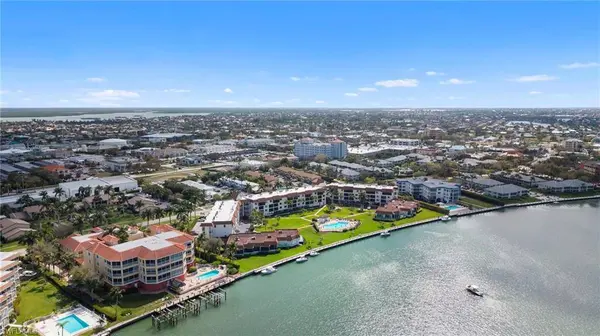750 W Elkcam CIR #312, Marco Island, FL 34145