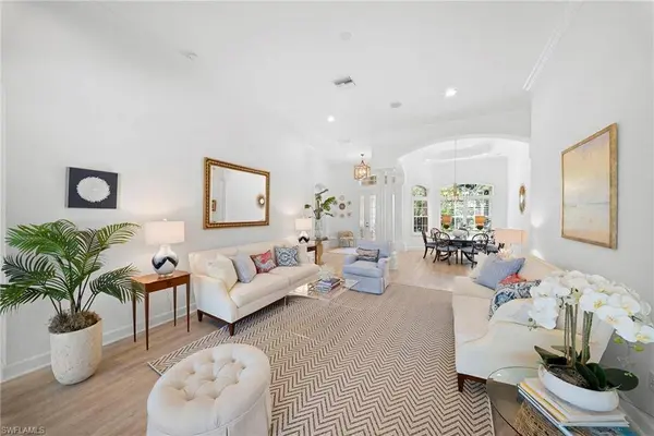 8844 Mustang Island CIR, Naples, FL 34113