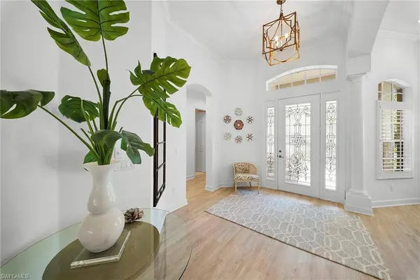 8844 Mustang Island CIR, Naples, FL 34113