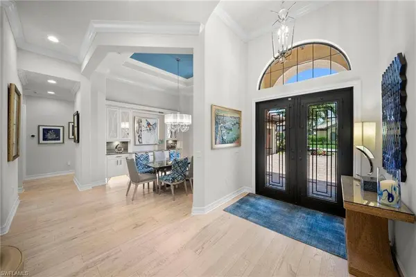 6449 Costa CIR, Naples, FL 34113
