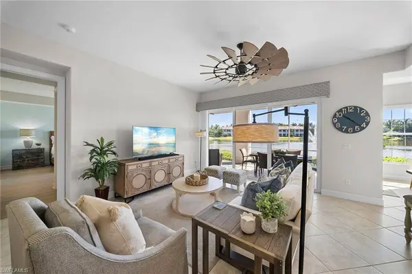 8030 Signature Club CIR #6, Naples, FL 34113