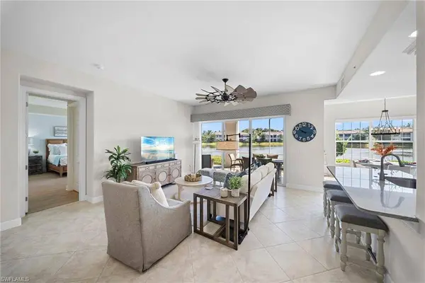 8030 Signature Club CIR #6, Naples, FL 34113