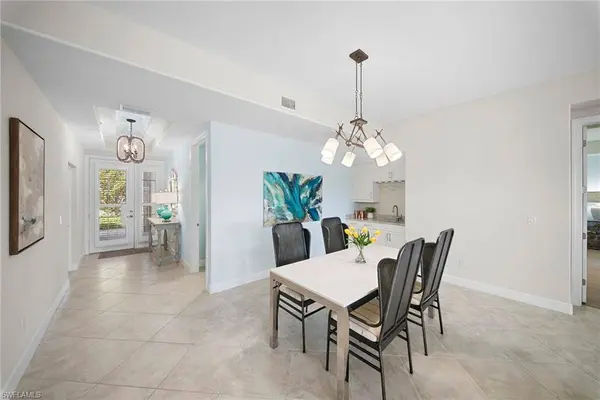 8030 Signature Club CIR #6, Naples, FL 34113