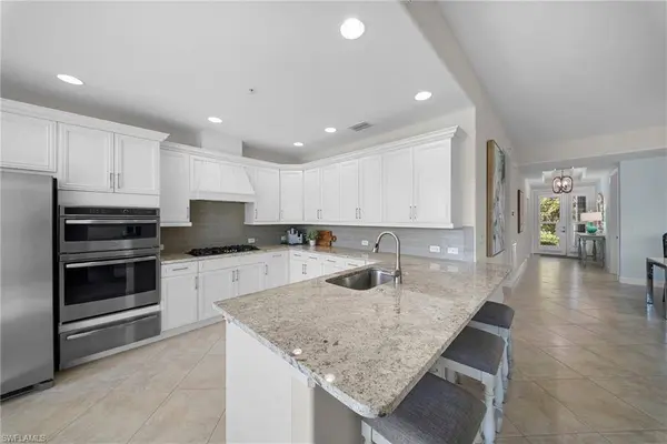 8030 Signature Club CIR #6, Naples, FL 34113