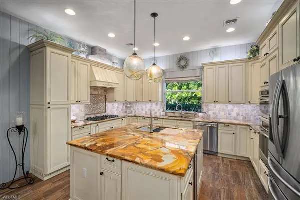 1805 Heritage TRL, Naples, FL 34112