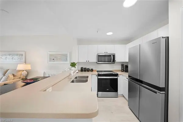 4455 Botanical Place CIR #305, Naples, FL 34112