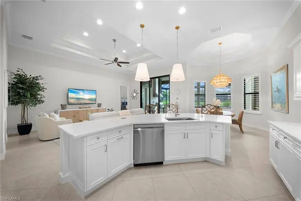 6522 Roma WAY, Naples, FL 34113
