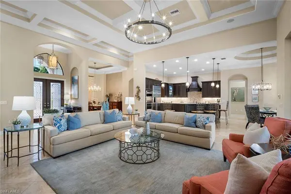 6482 Carema LN, Naples, FL 34113