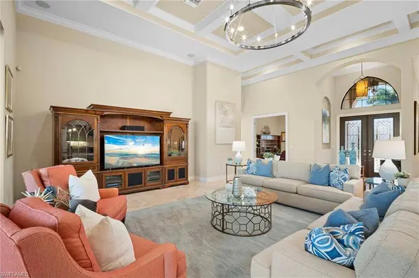 6482 Carema LN, Naples, FL 34113