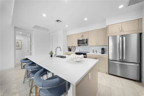 1111 Central AVE #217, Other, FL 34102