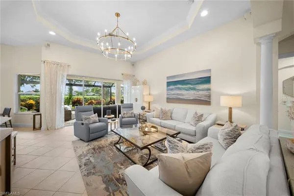 8722 Mustang Island CIR, Naples, FL 34113