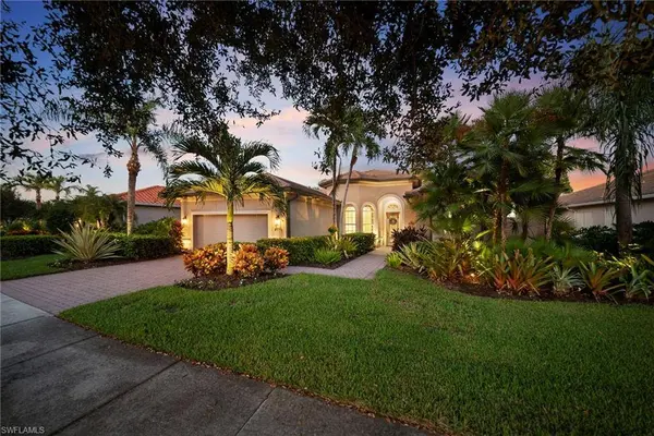 8722 Mustang Island CIR, Naples, FL 34113