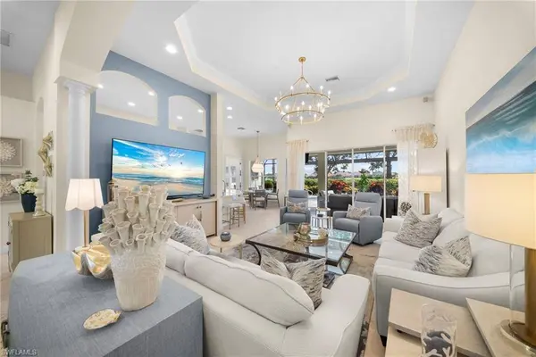 8722 Mustang Island CIR, Naples, FL 34113