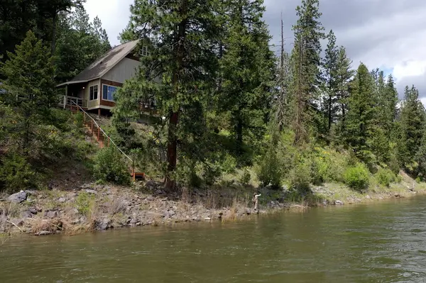 2055 Diamond Match RD, Superior, MT 59872