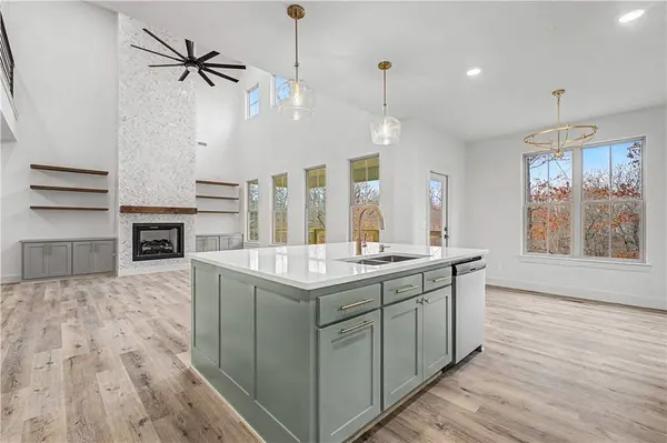 6 Oundle Ln, Bella Vista, AR 72714