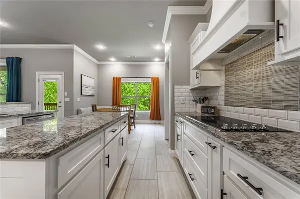 28 Aveton Ln, Bella Vista, AR 72714