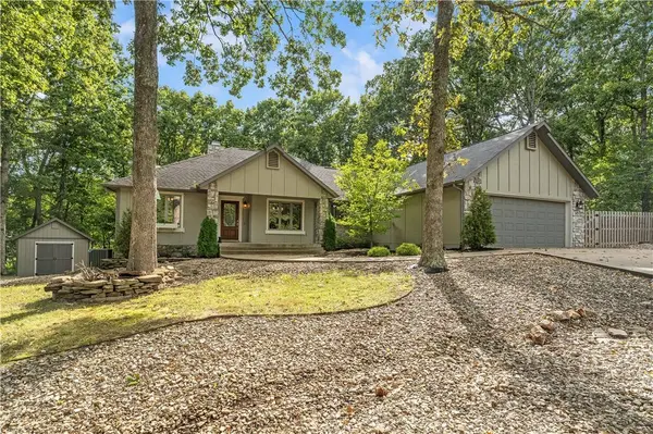 8 Huskins Pl, Bella Vista, AR 72715