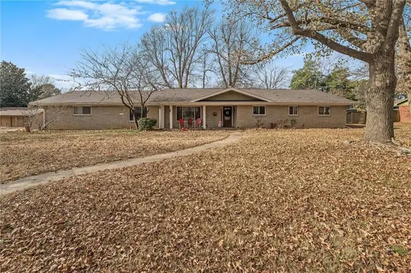 1106 Ranch Dr, Springdale, AR 72762