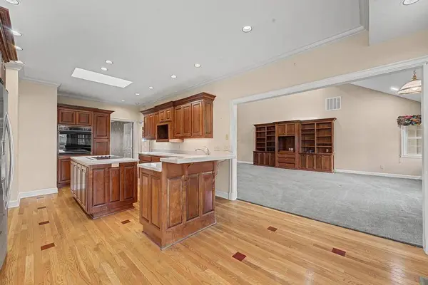 310 Emerald Point Dr, Springdale, AR 72764