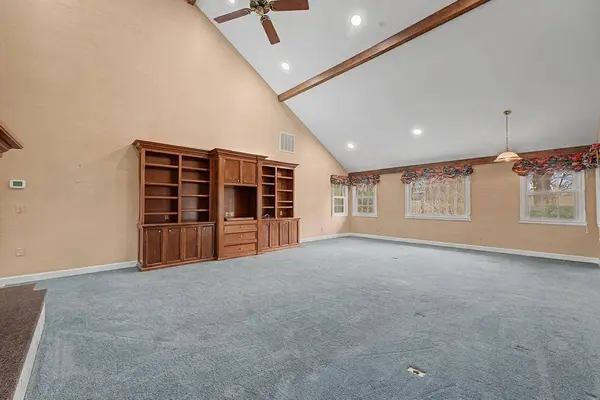 310 Emerald Point Dr, Springdale, AR 72764