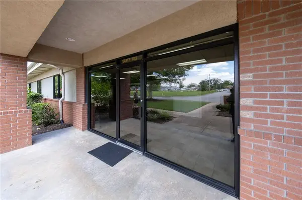 1458 Plaza Pl #103, Springdale, AR 72764