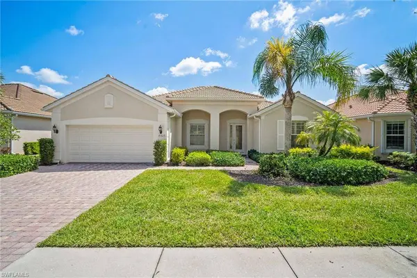 8629 Julia LN, Naples, FL 34114